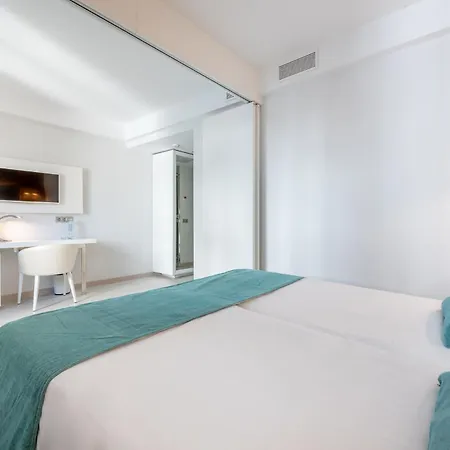 Kyrat Amarac - Adults Only