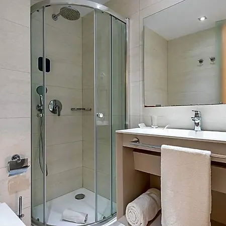 Kyrat Amarac - Adults Only Otel
