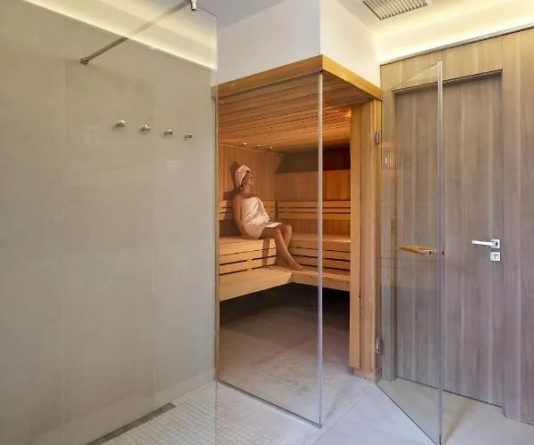 Kyrat Amarac - Adults Only 4*